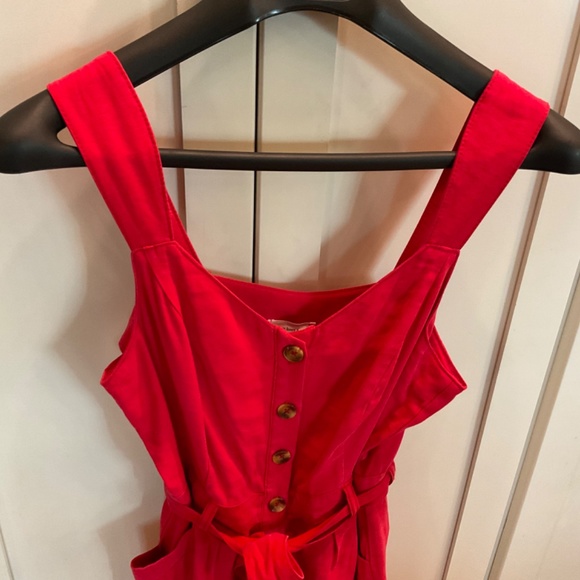 Red Jump Suit a loves a size small - Picture 2 of 5